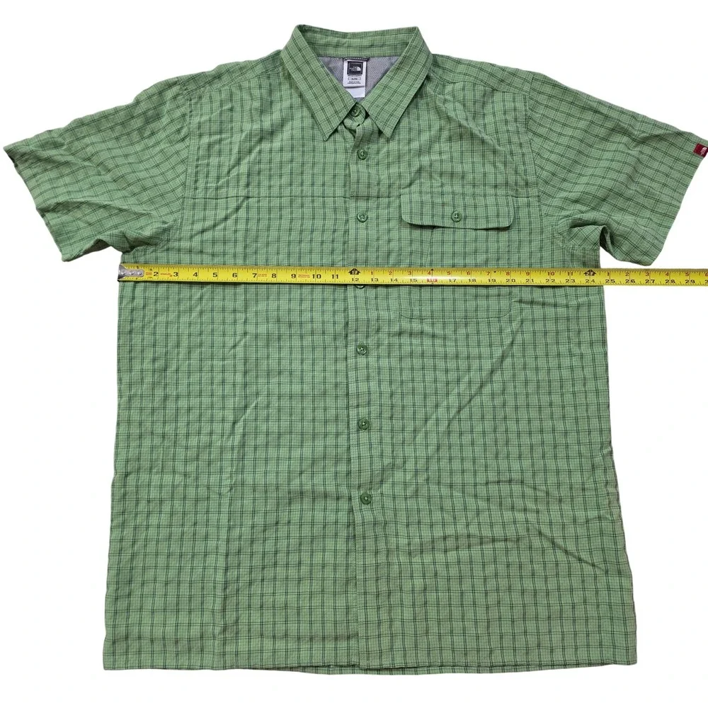 The North Face Mens XL Green Plaid Short Sleeve Button Down Hiking Shirt